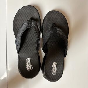 Sketchers on-the-go sandals size 8